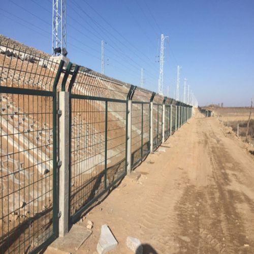 中山桥下防护铁丝围栏铁路防护网厂公路两侧防爬护栏